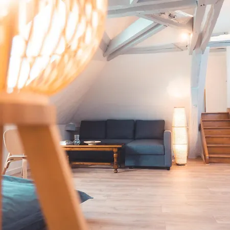 Le Nid Daigle - Spacieux Sous Les Toits Lägenhet