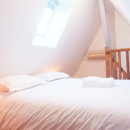 Le Nid Daigle - Spacieux Sous Les Toits * Tours