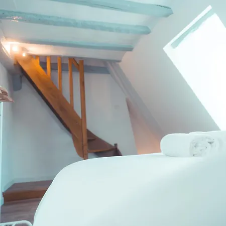 Le Nid Daigle - Spacieux Sous Les Toits Daire *