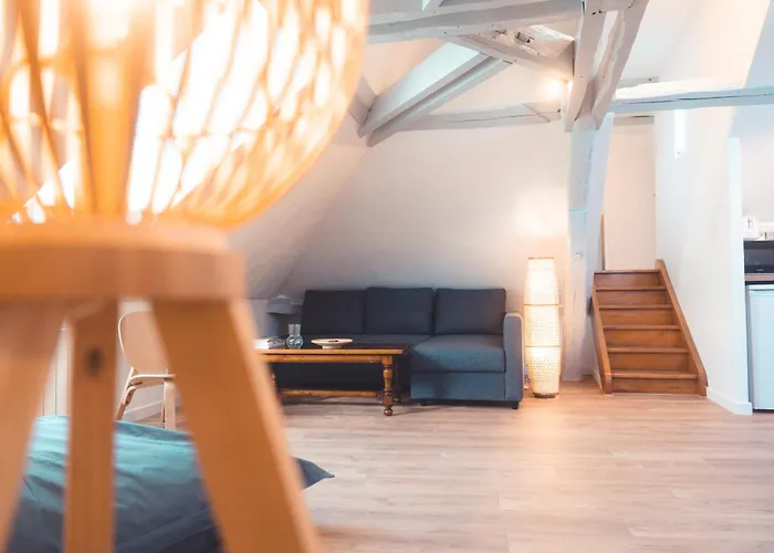 Le Nid Daigle - Spacieux Sous Les Toits Lägenhet