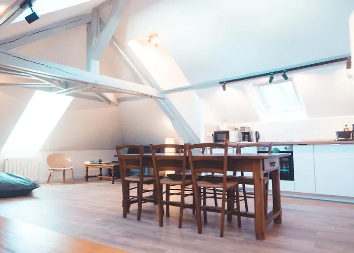 Le Nid Daigle - Spacieux Sous Les Toits Tours